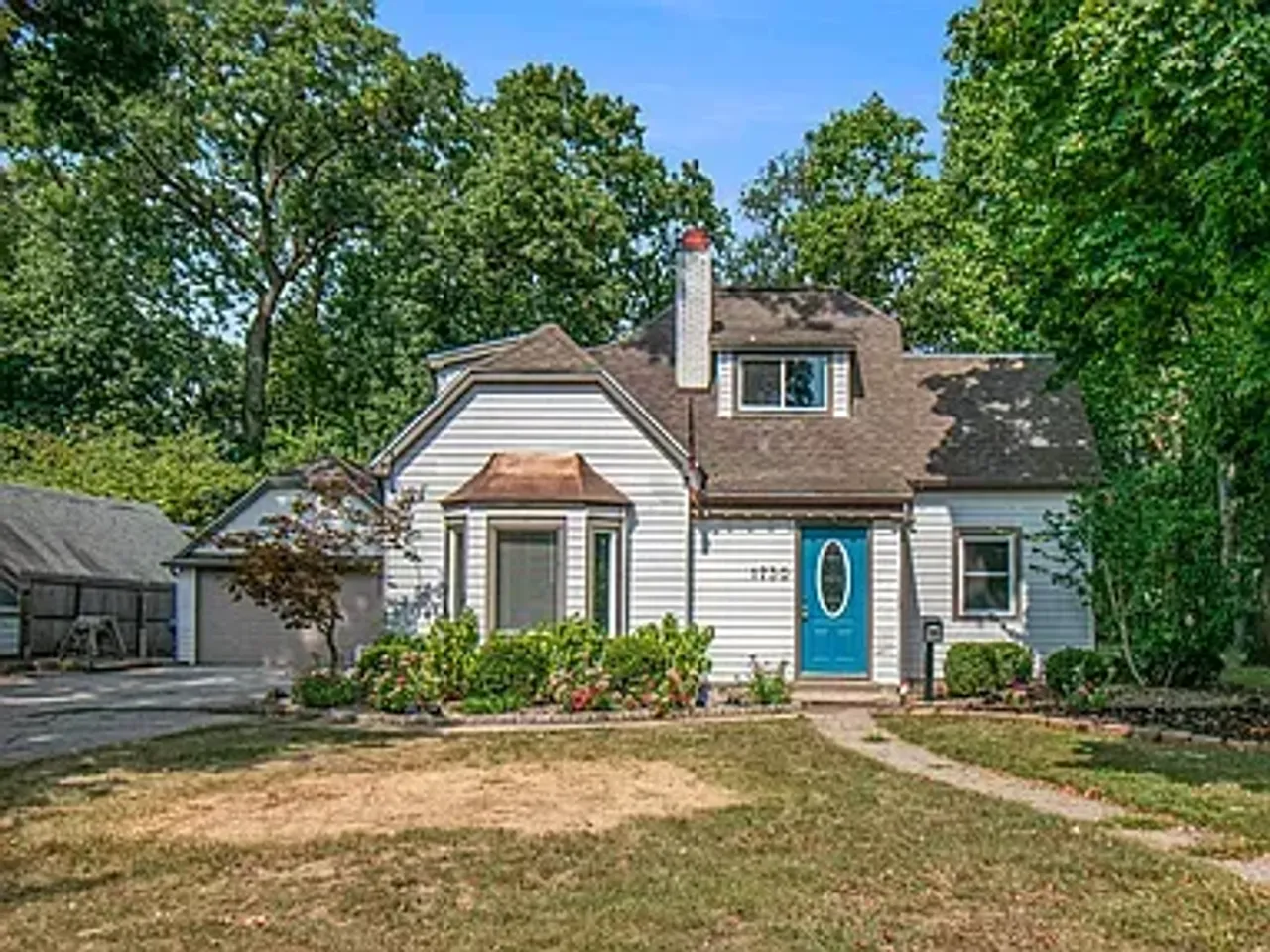 listing, photo 1