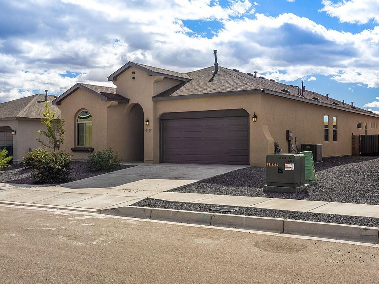 listing, photo 1