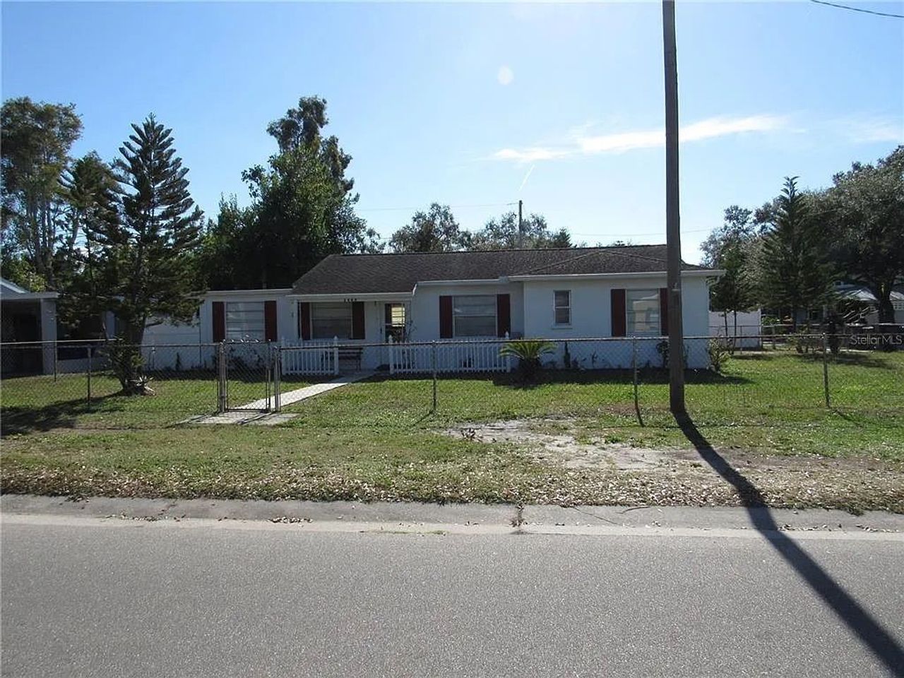 listing, photo 1