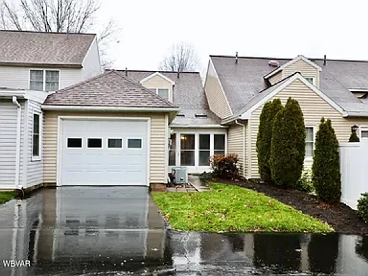 listing, photo 1