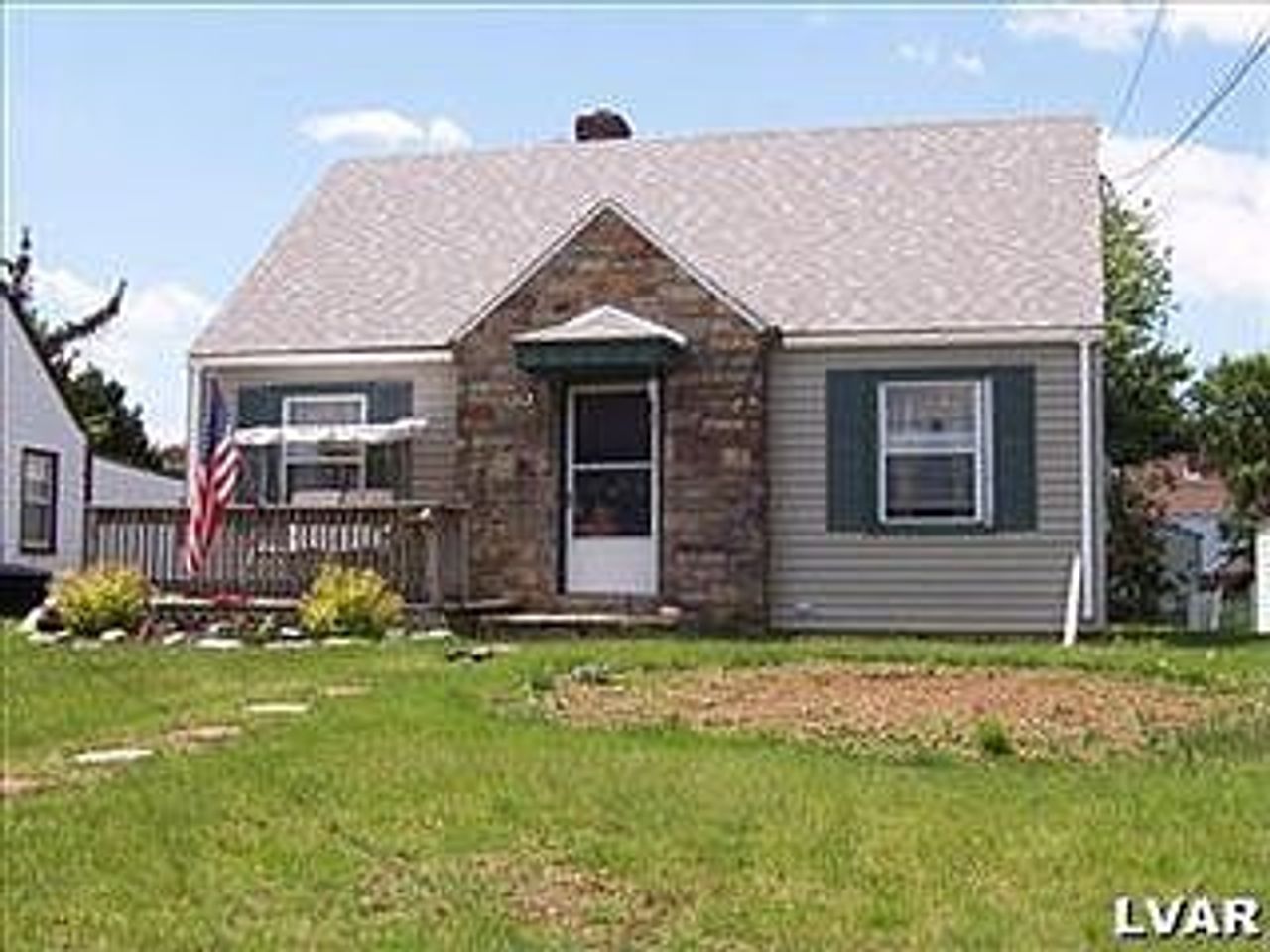 listing, photo 1