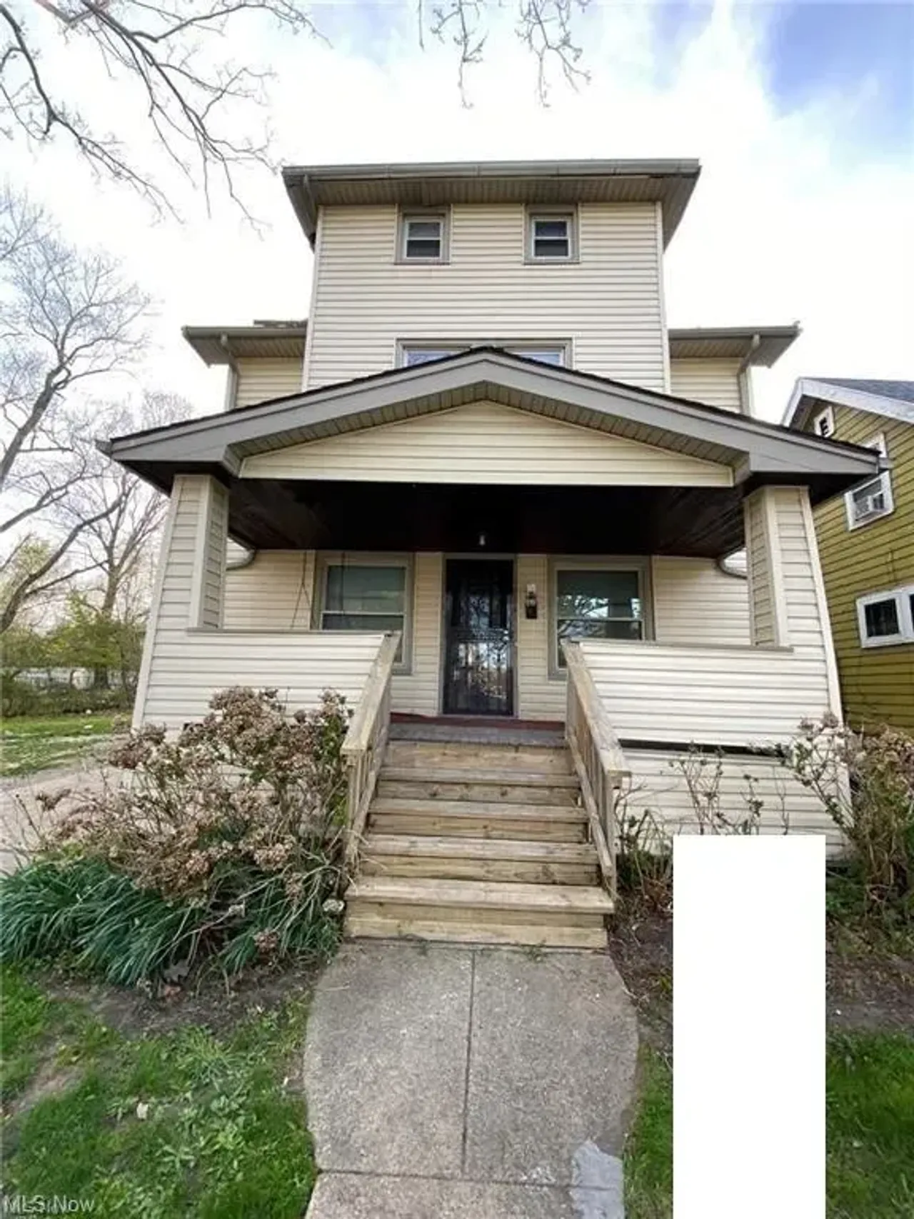 listing, photo 1