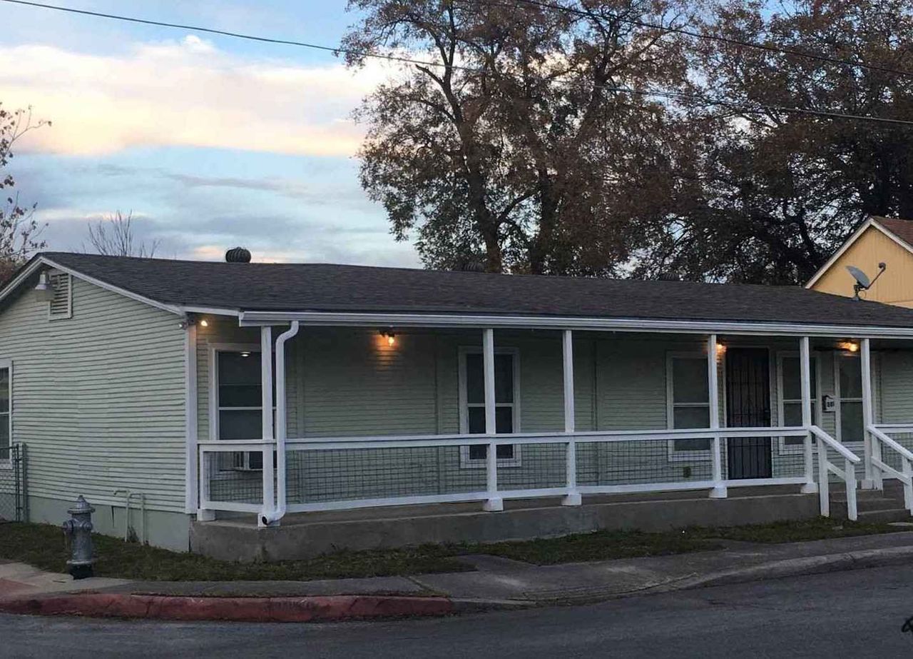 listing, photo 1
