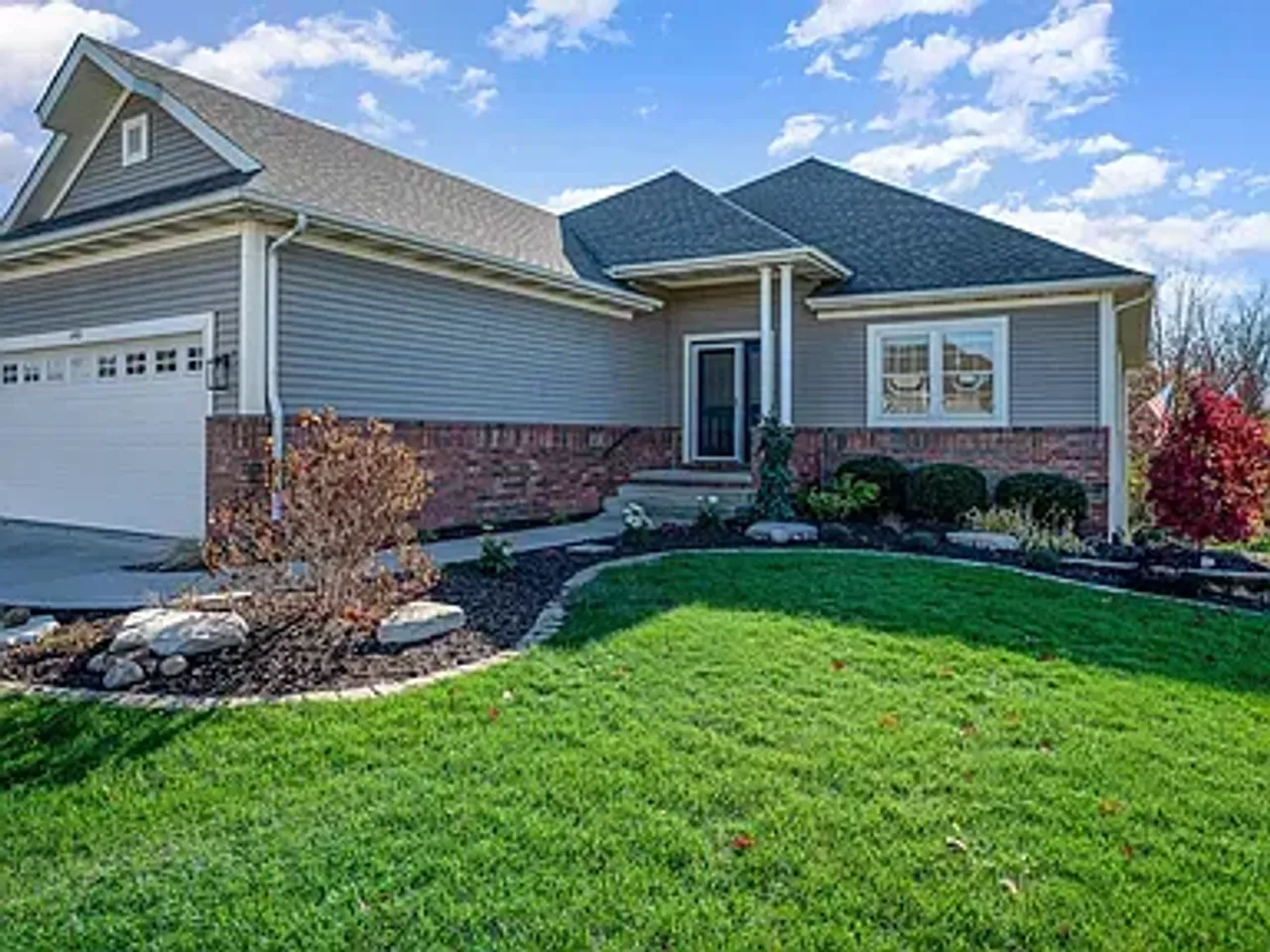 listing, photo 1