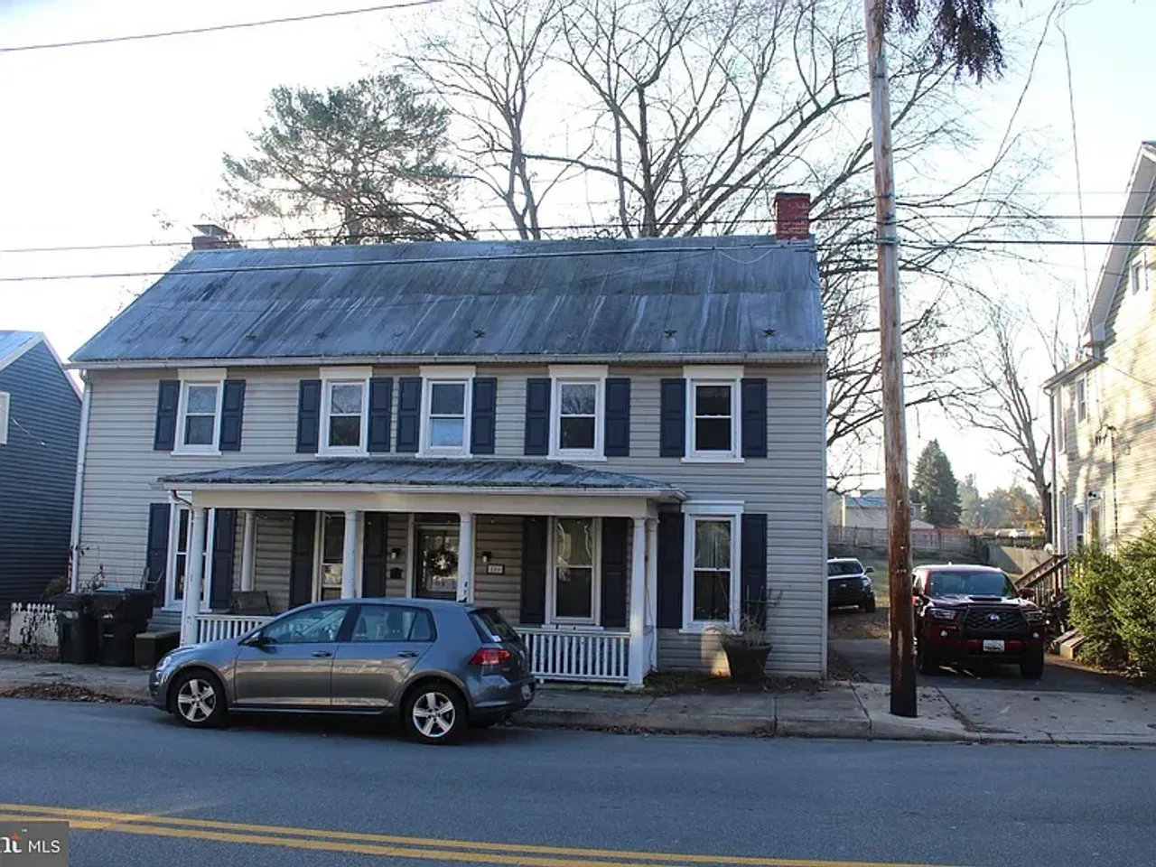 listing, photo 1