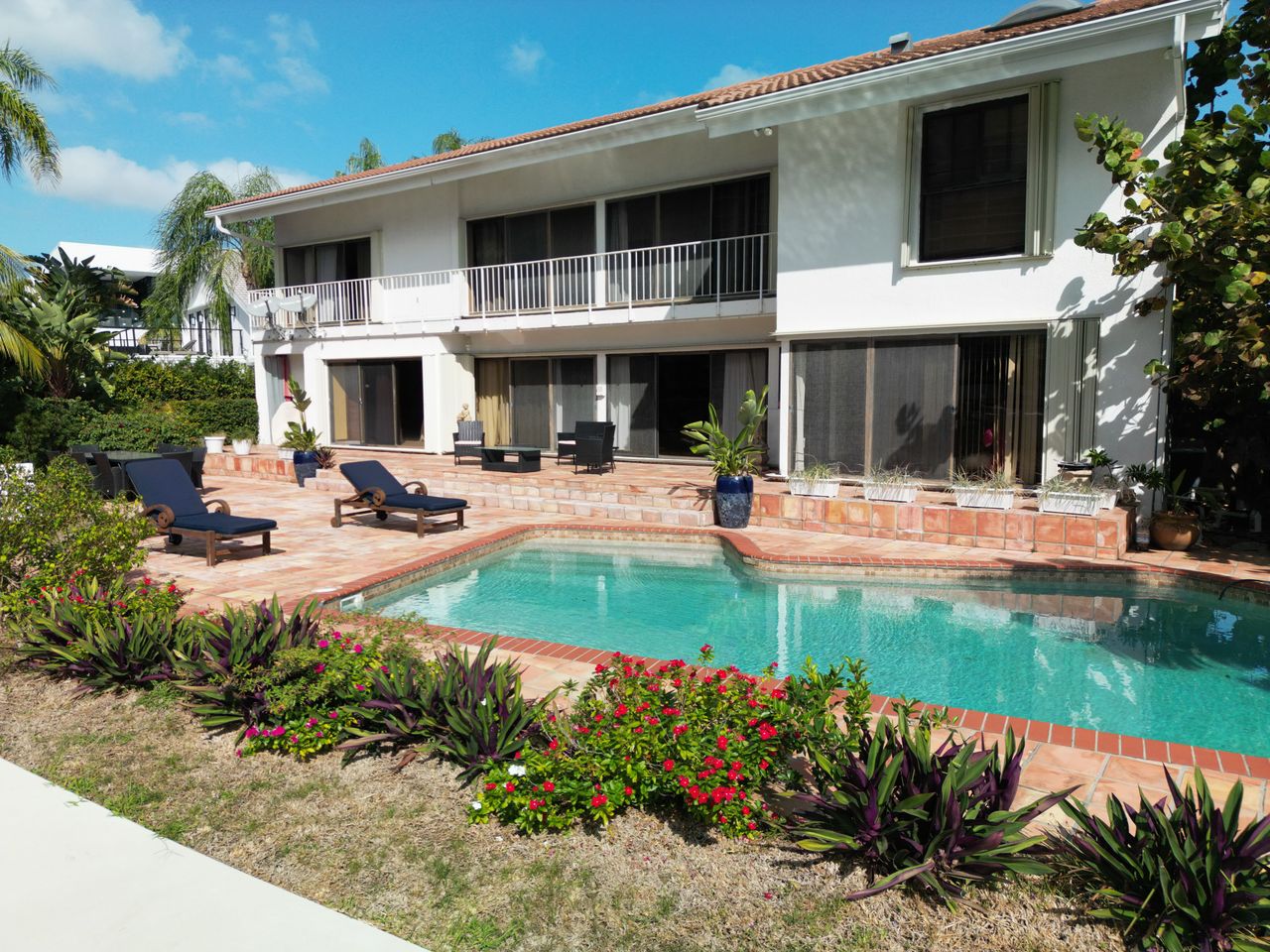 listing, photo 1