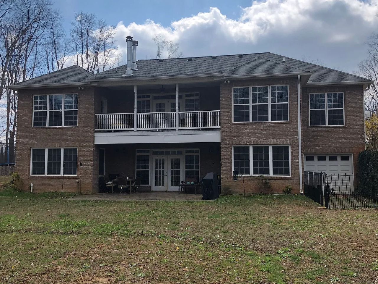 listing, photo 1