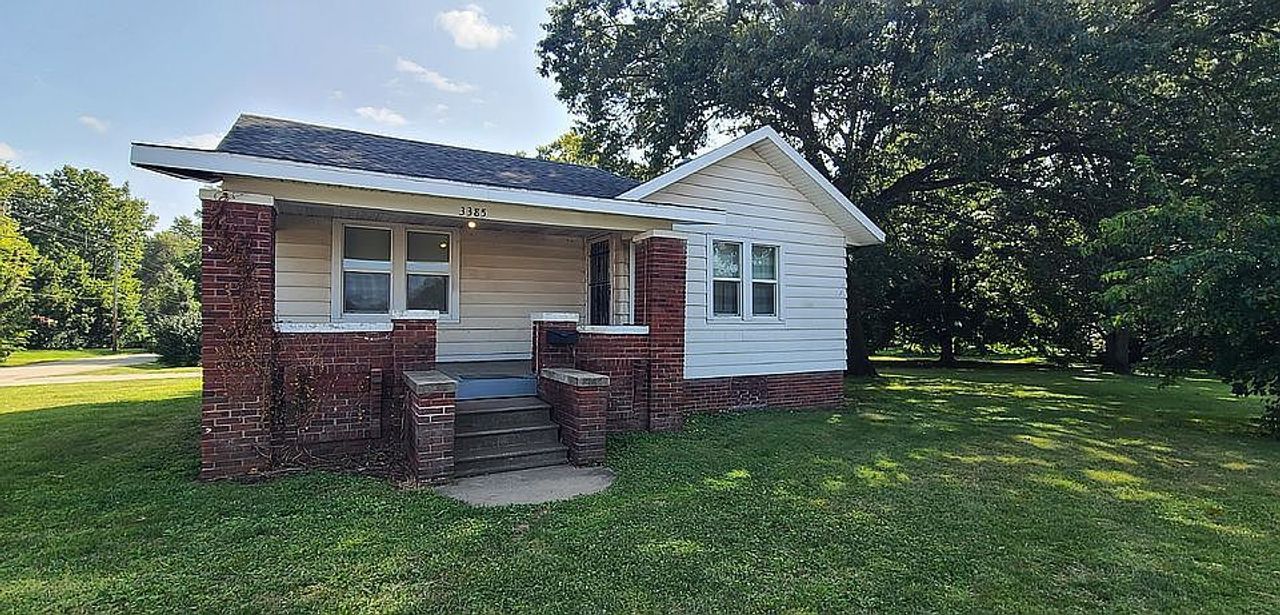 listing, photo 1