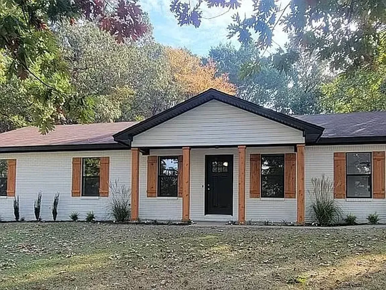 listing, photo 1
