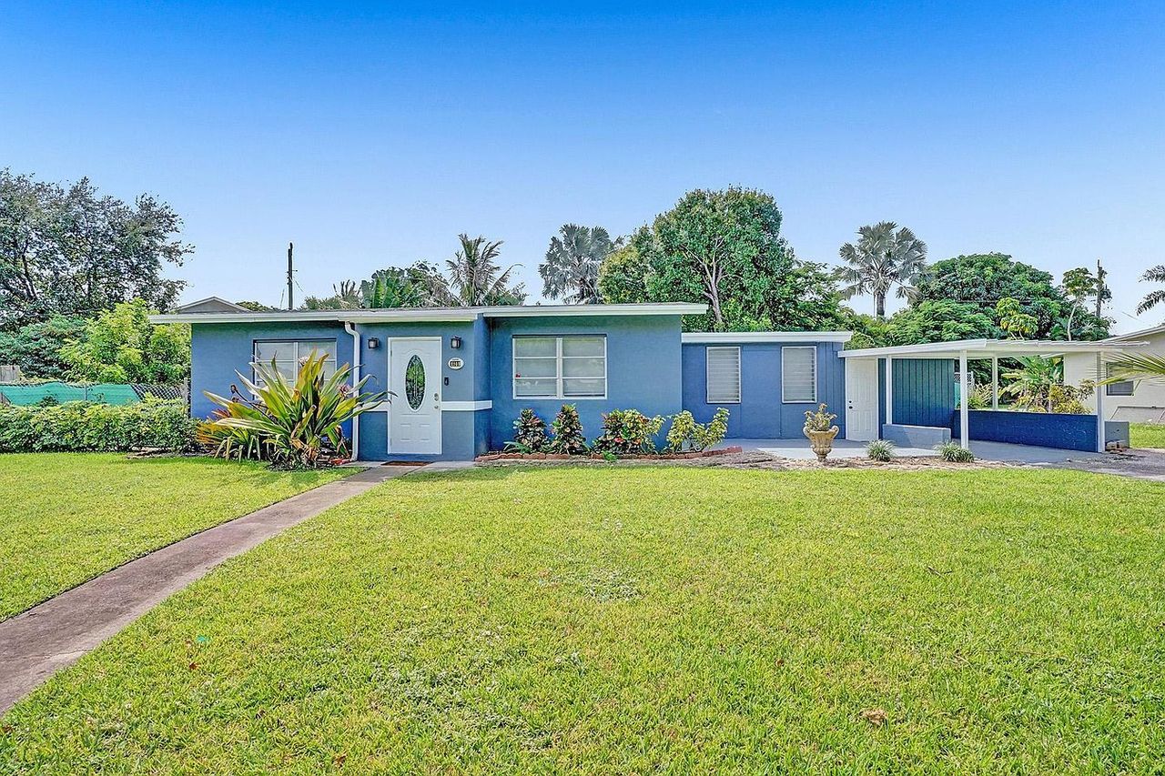 listing, photo 1