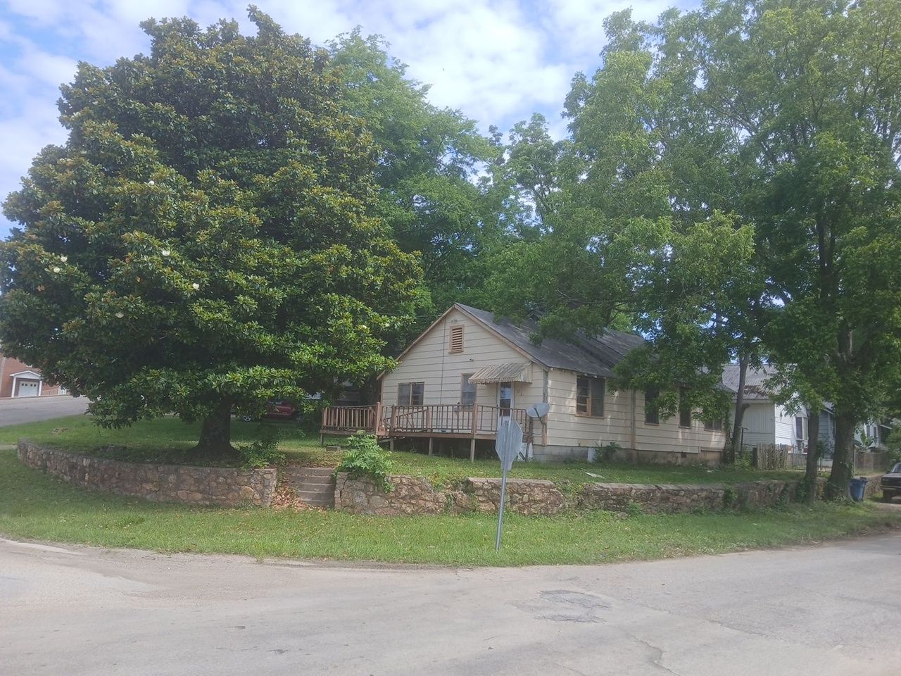listing, photo 1