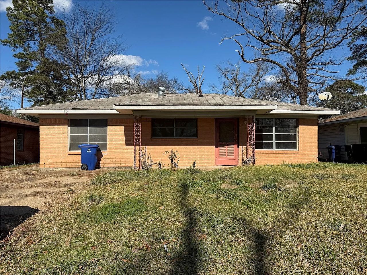 listing, photo 1