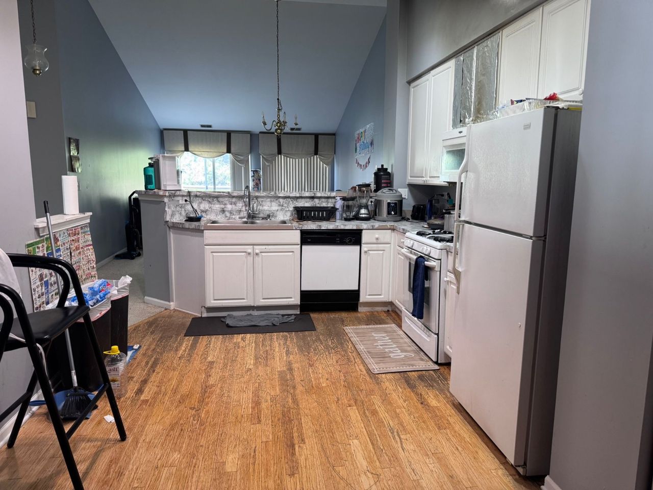 listing, photo 1