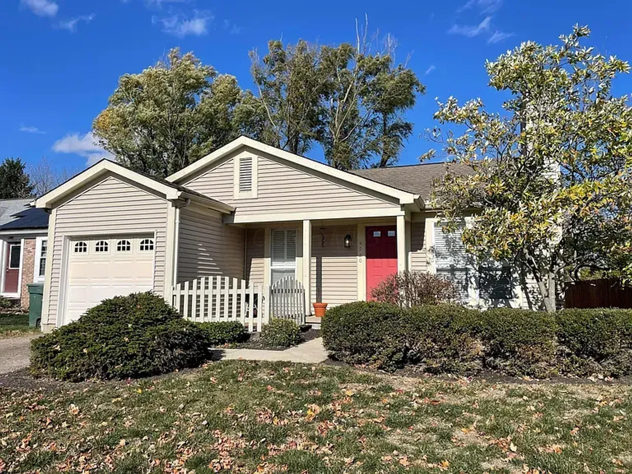 listing, photo 1