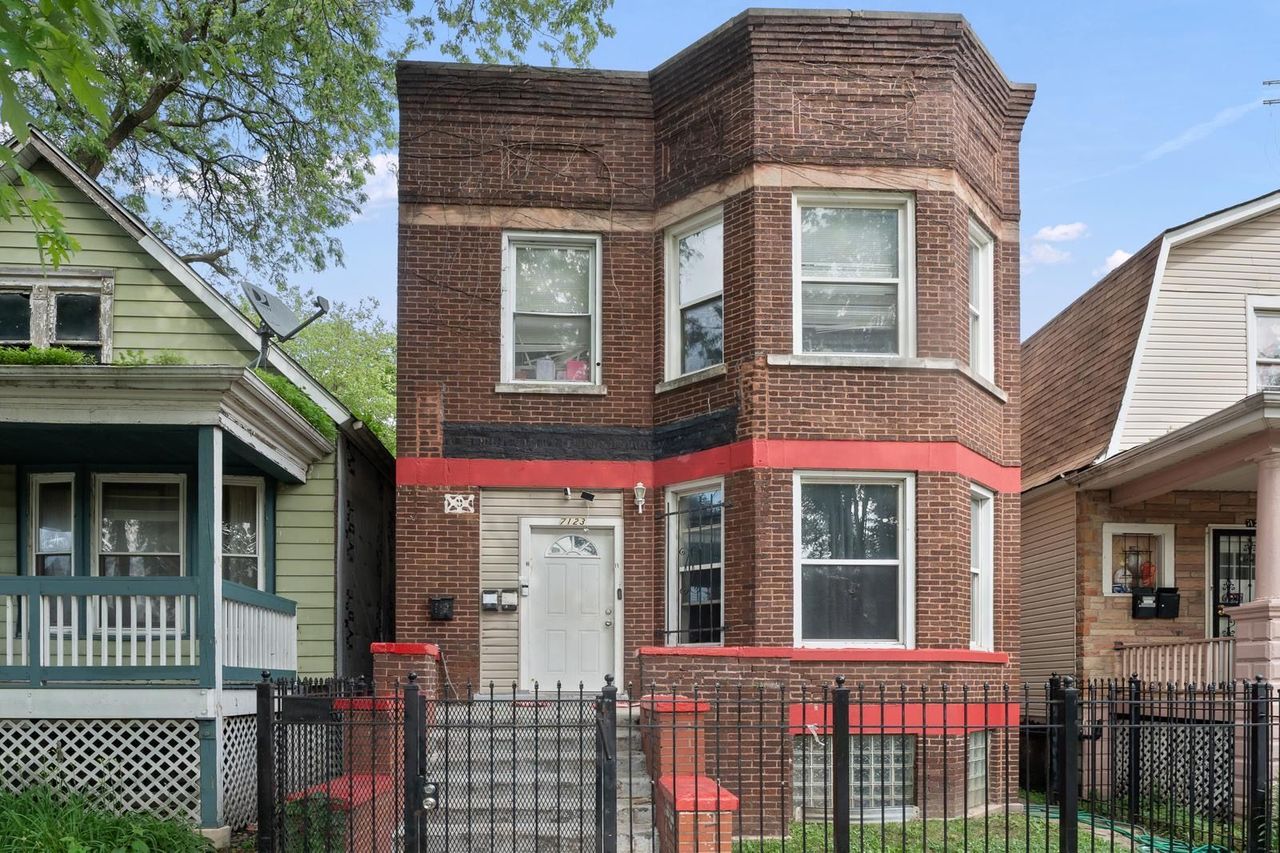 listing, photo 1