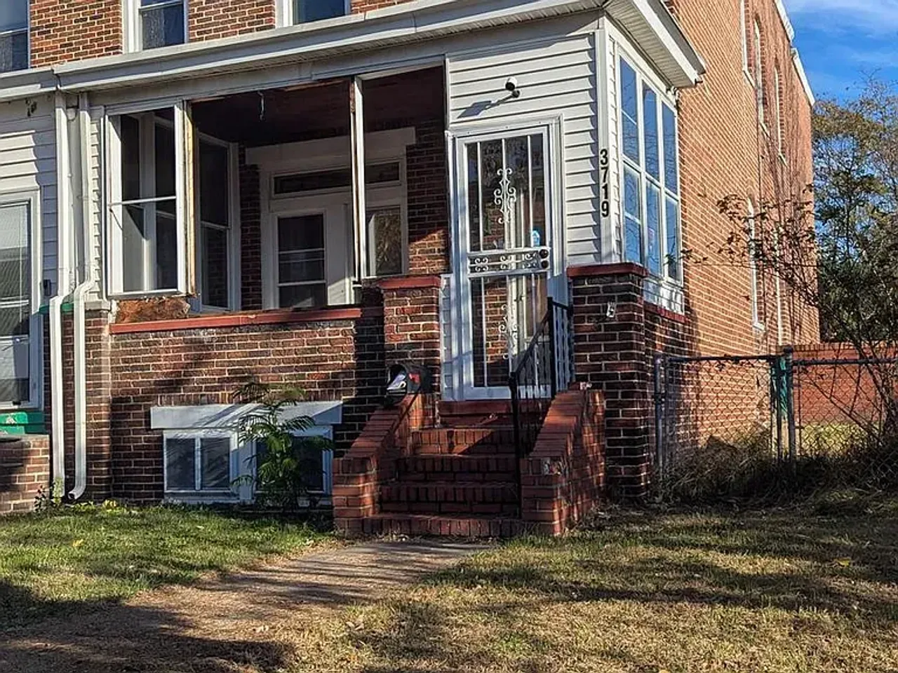 listing, photo 1