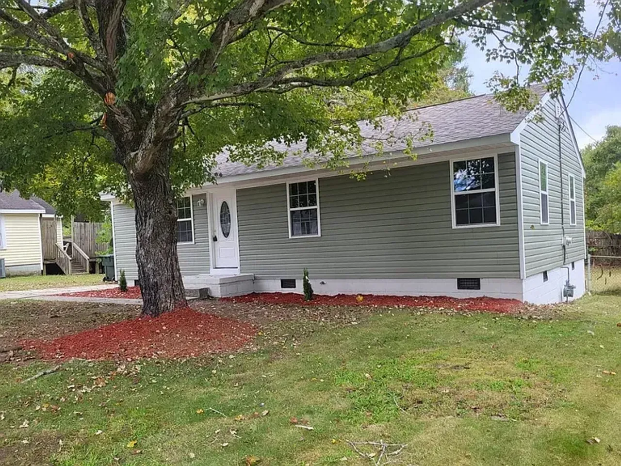 listing, photo 1