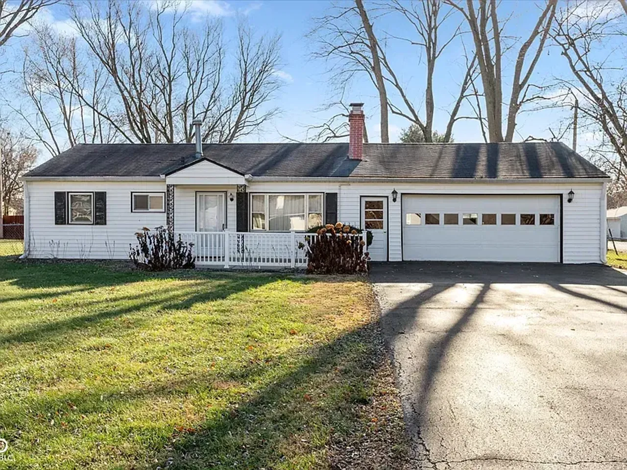 listing, photo 1