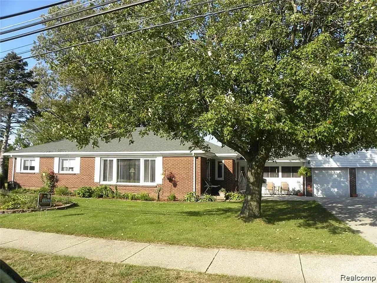 listing, photo 1