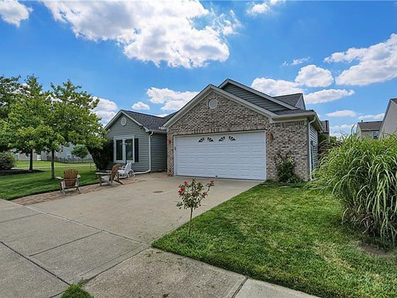 listing, photo 1