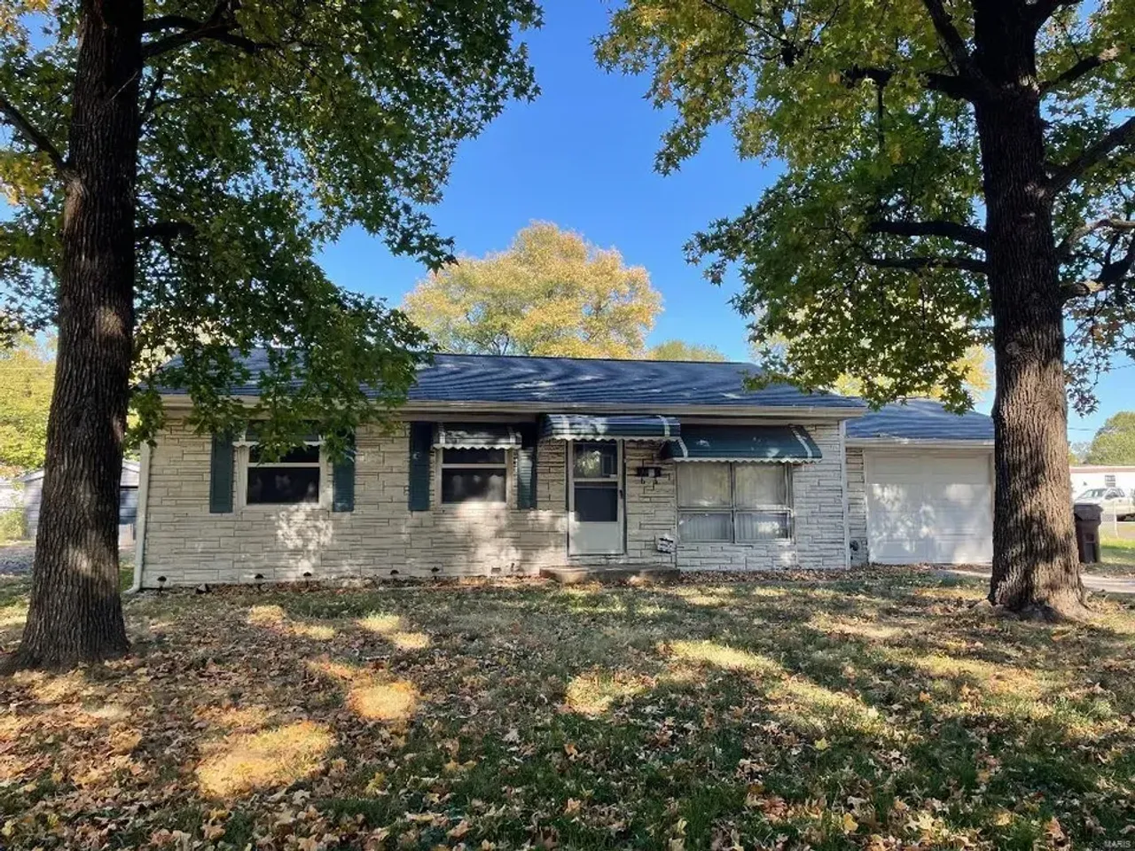 listing, photo 1