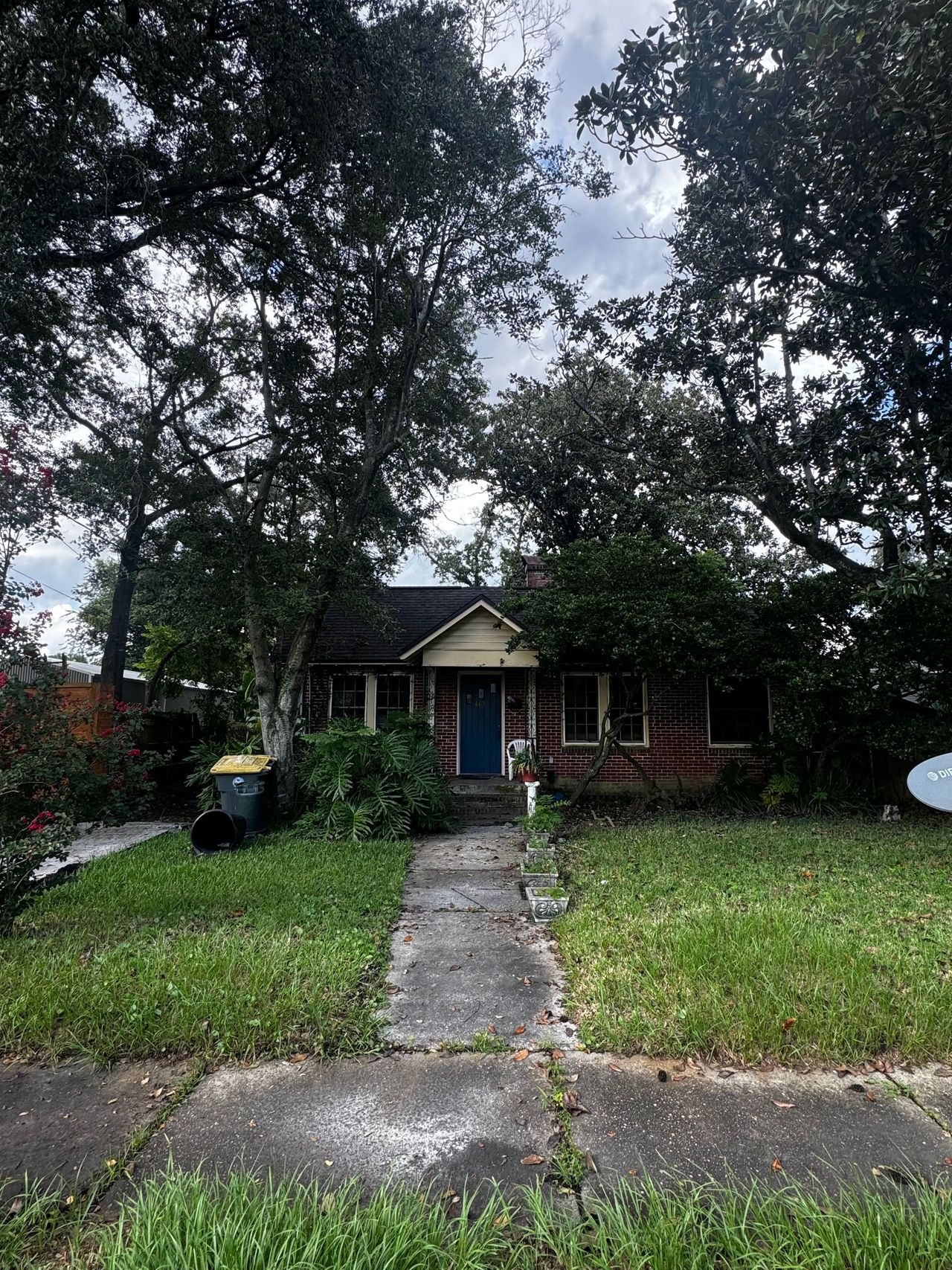 listing, photo 1