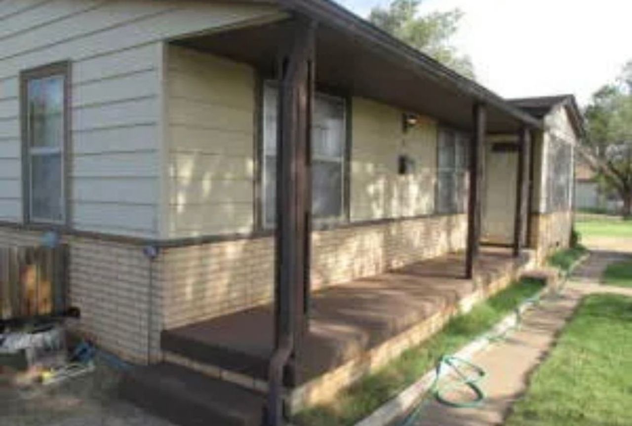 listing, photo 1
