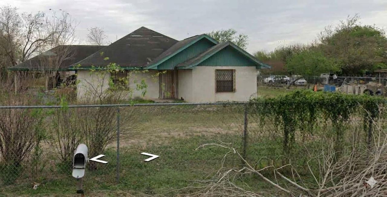 listing, photo 1