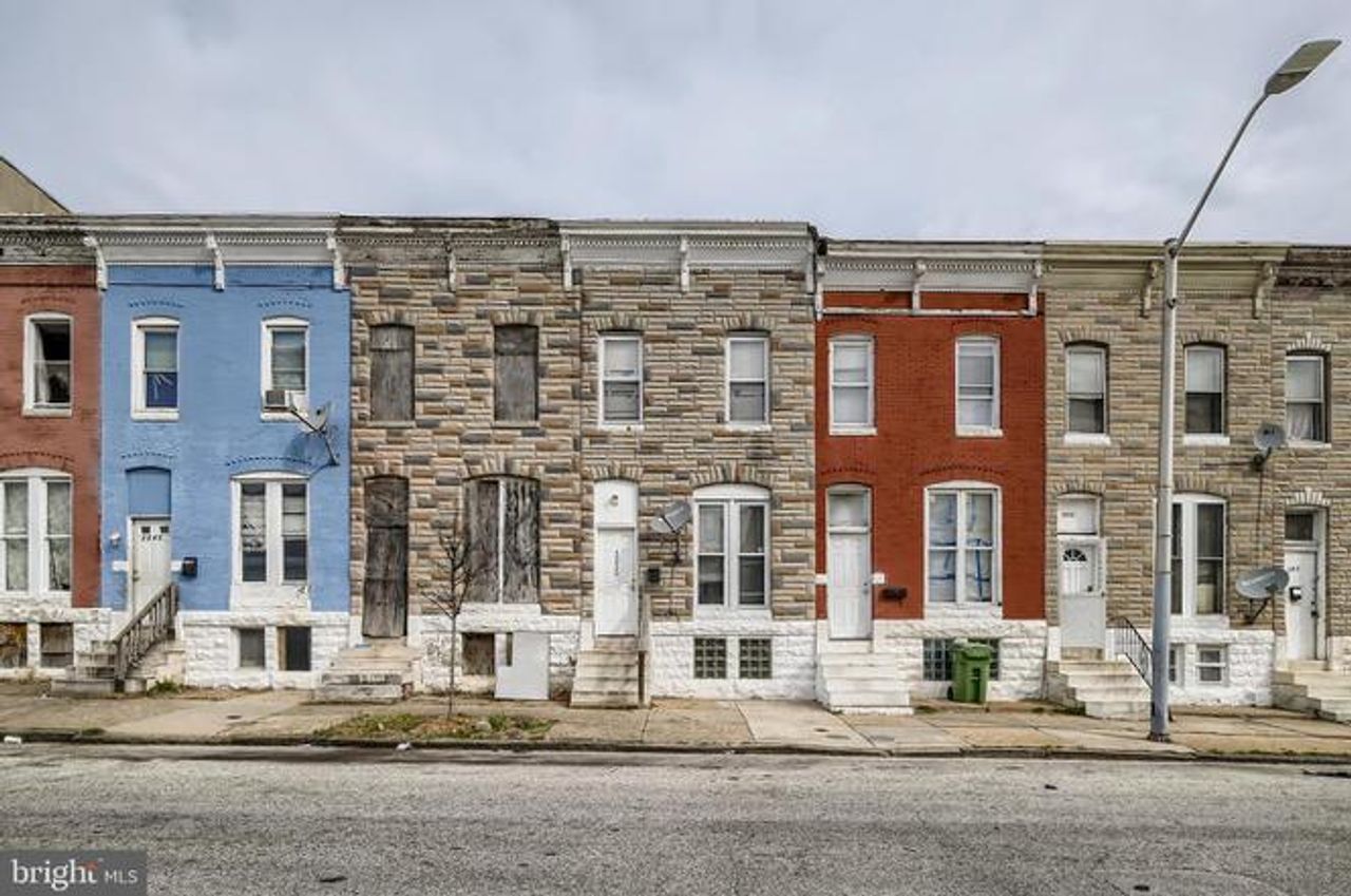 listing, photo 1