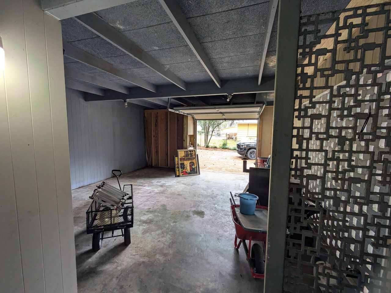 listing, photo 1