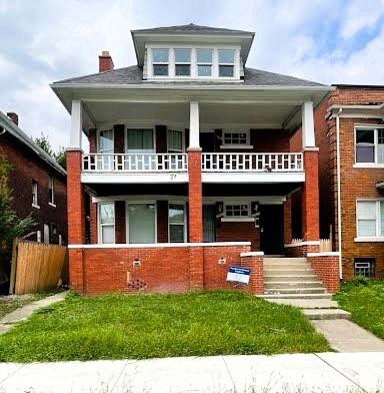 listing, photo 1