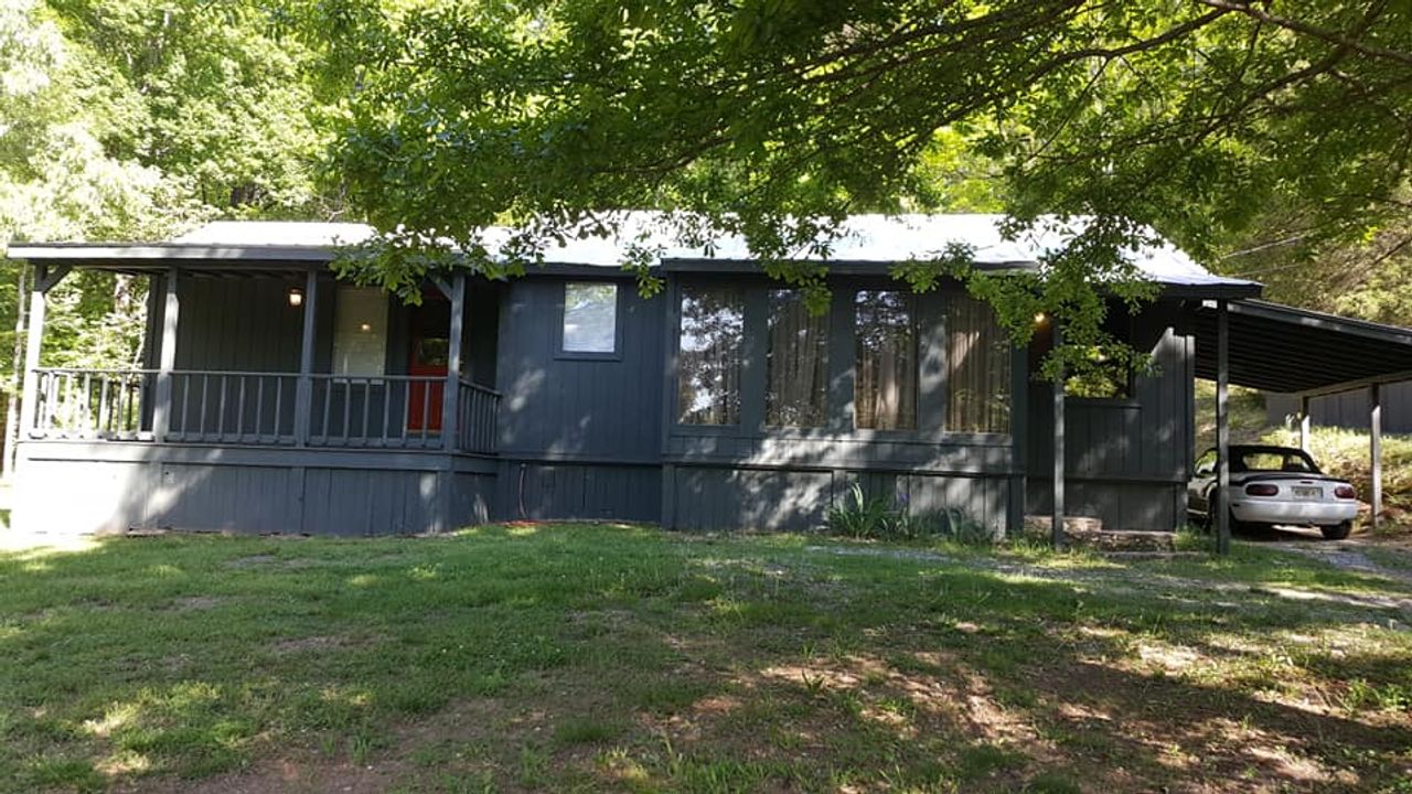 listing, photo 1
