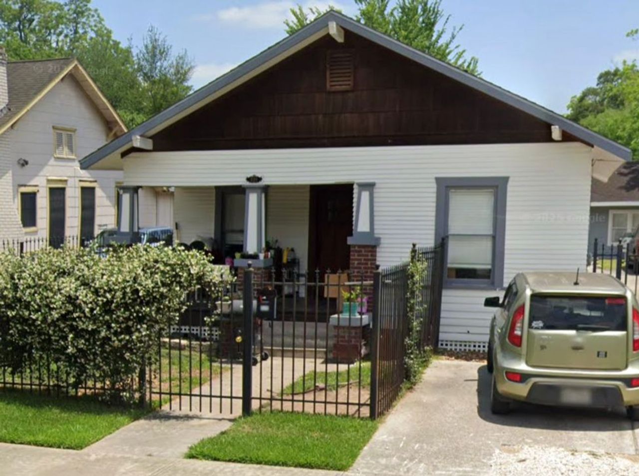 listing, photo 1