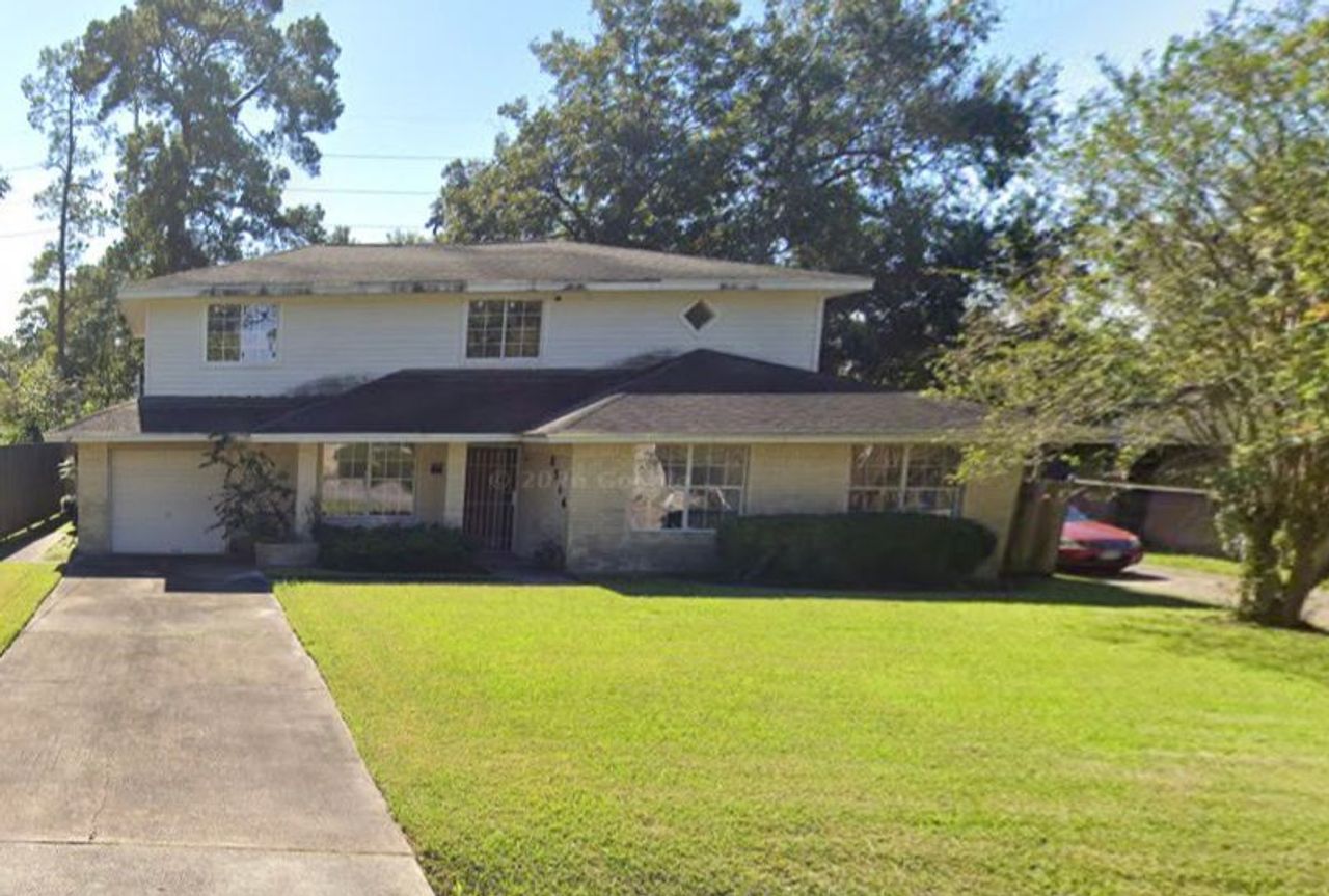 listing, photo 1