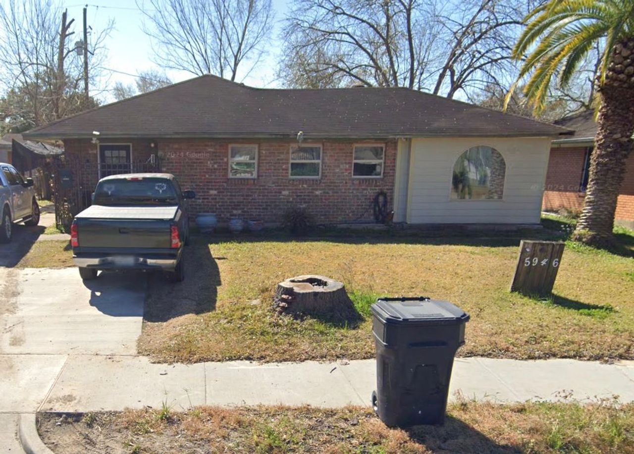 listing, photo 1