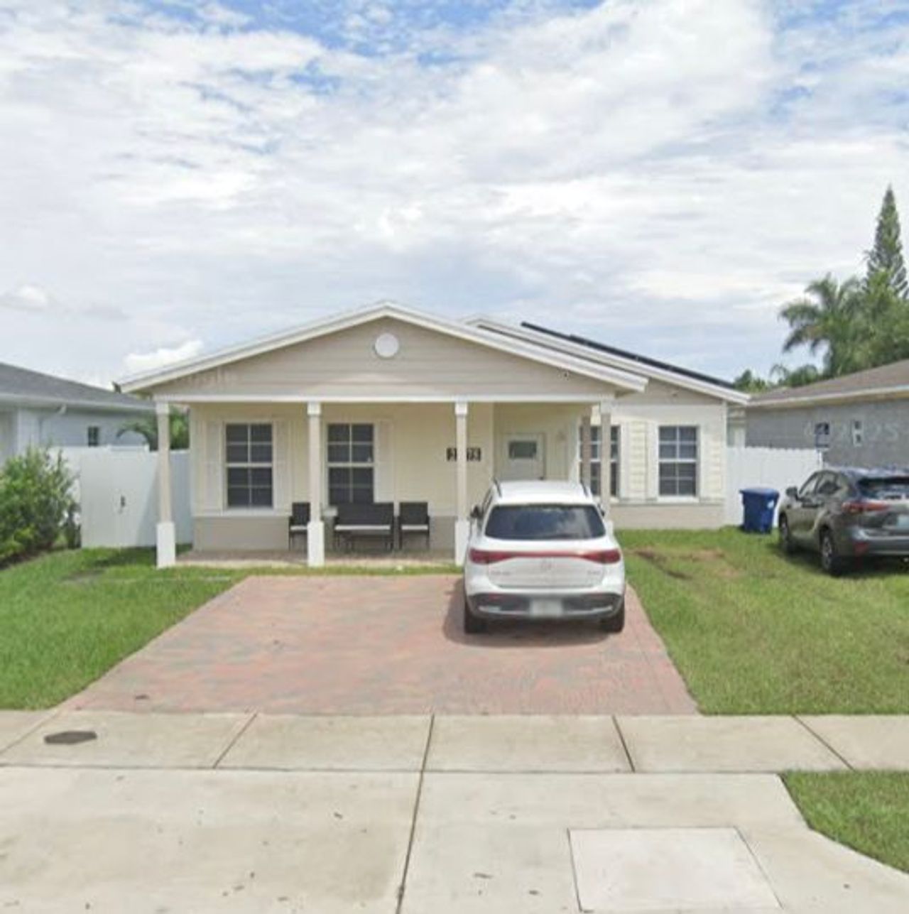 listing, photo 1