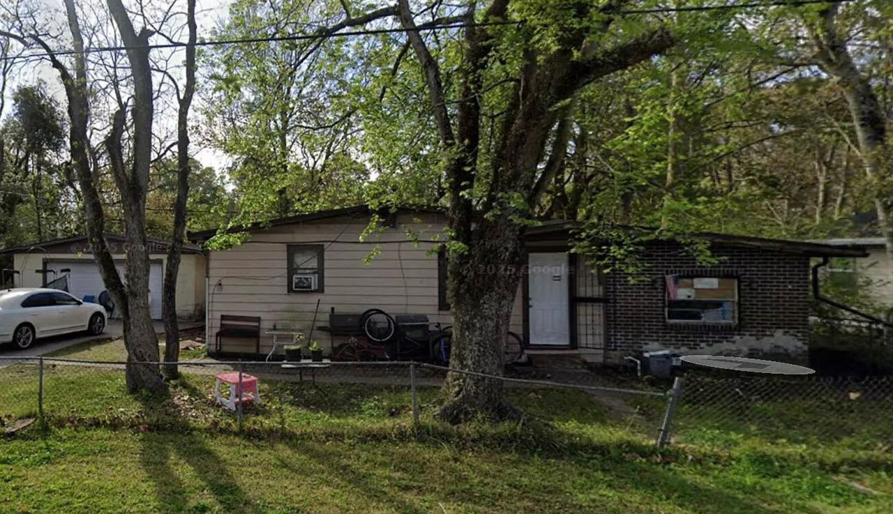 listing, photo 1