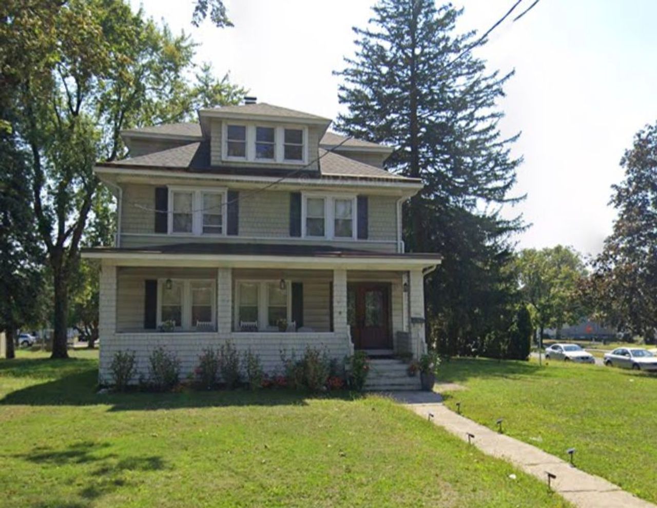 listing, photo 1