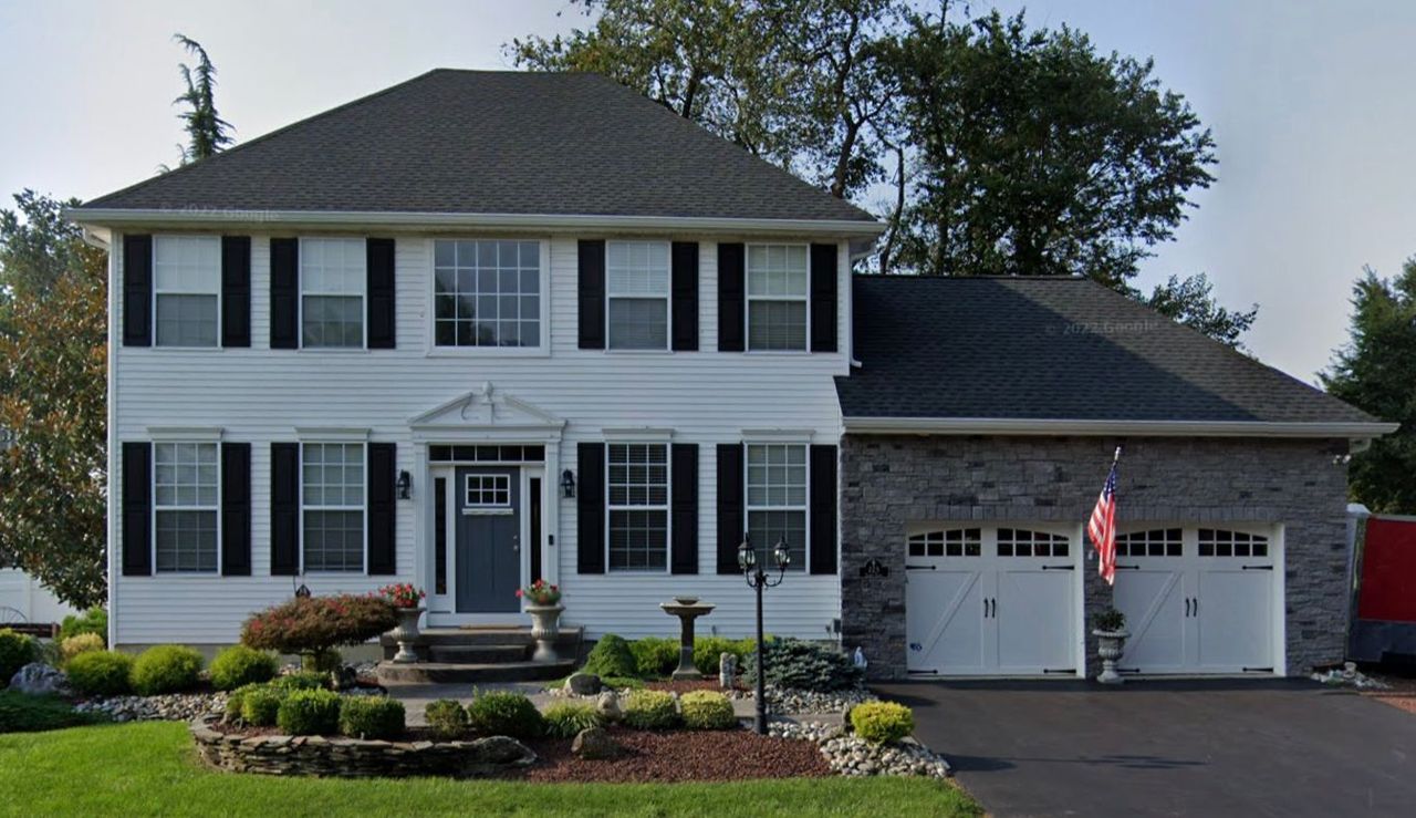 listing, photo 1