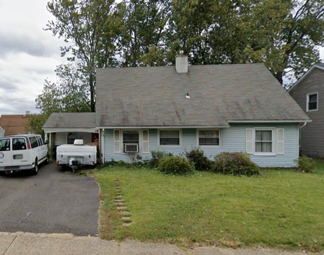 listing, photo 1