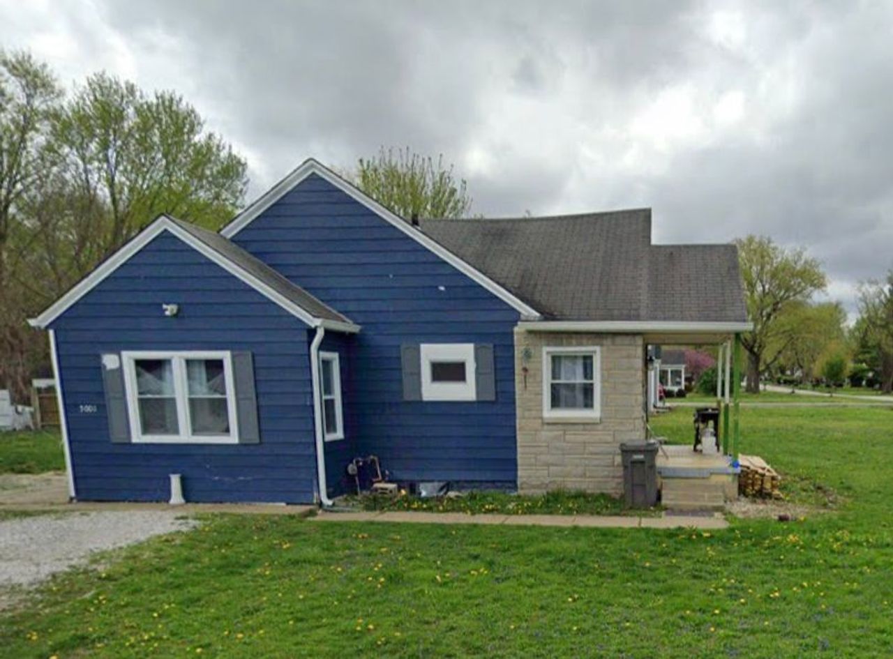 listing, photo 1