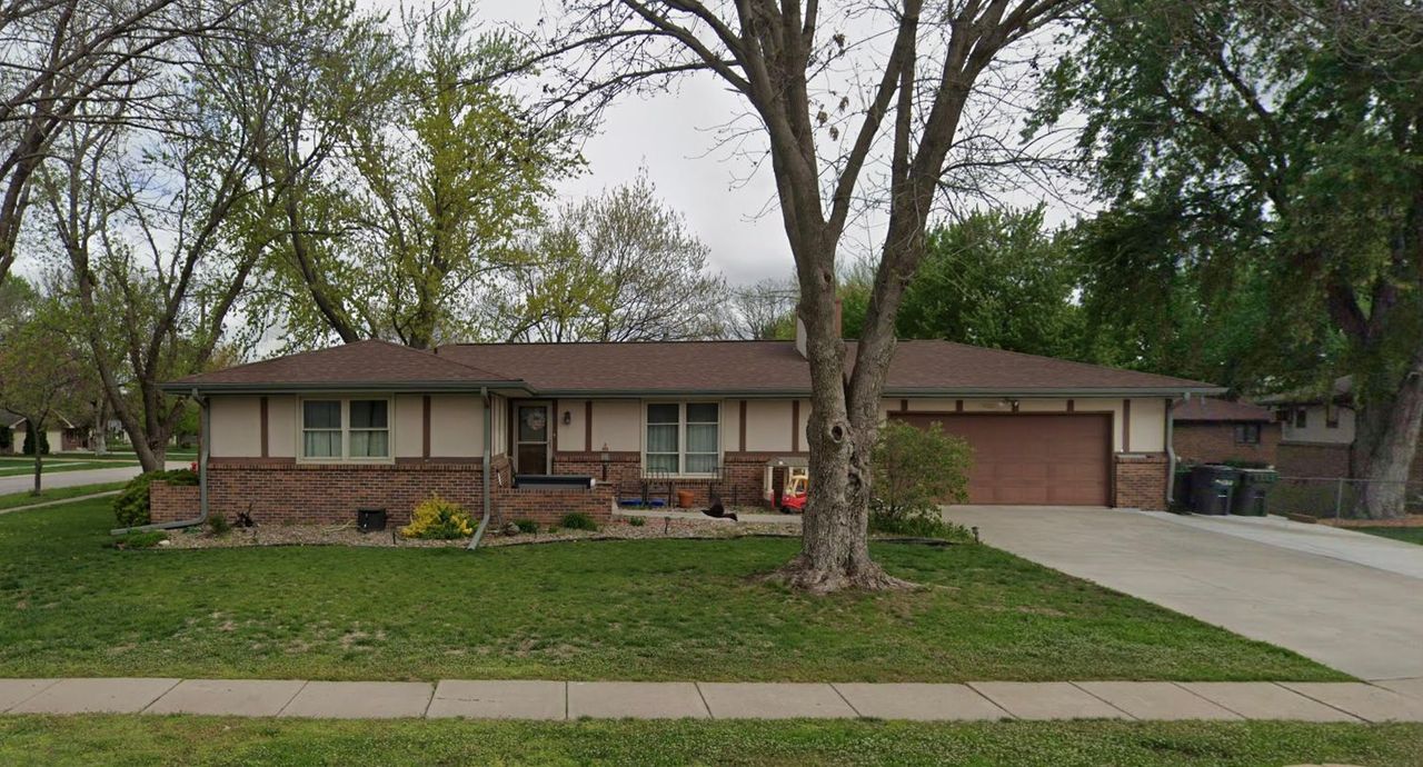 listing, photo 1
