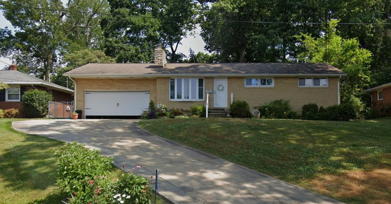 listing, photo 1