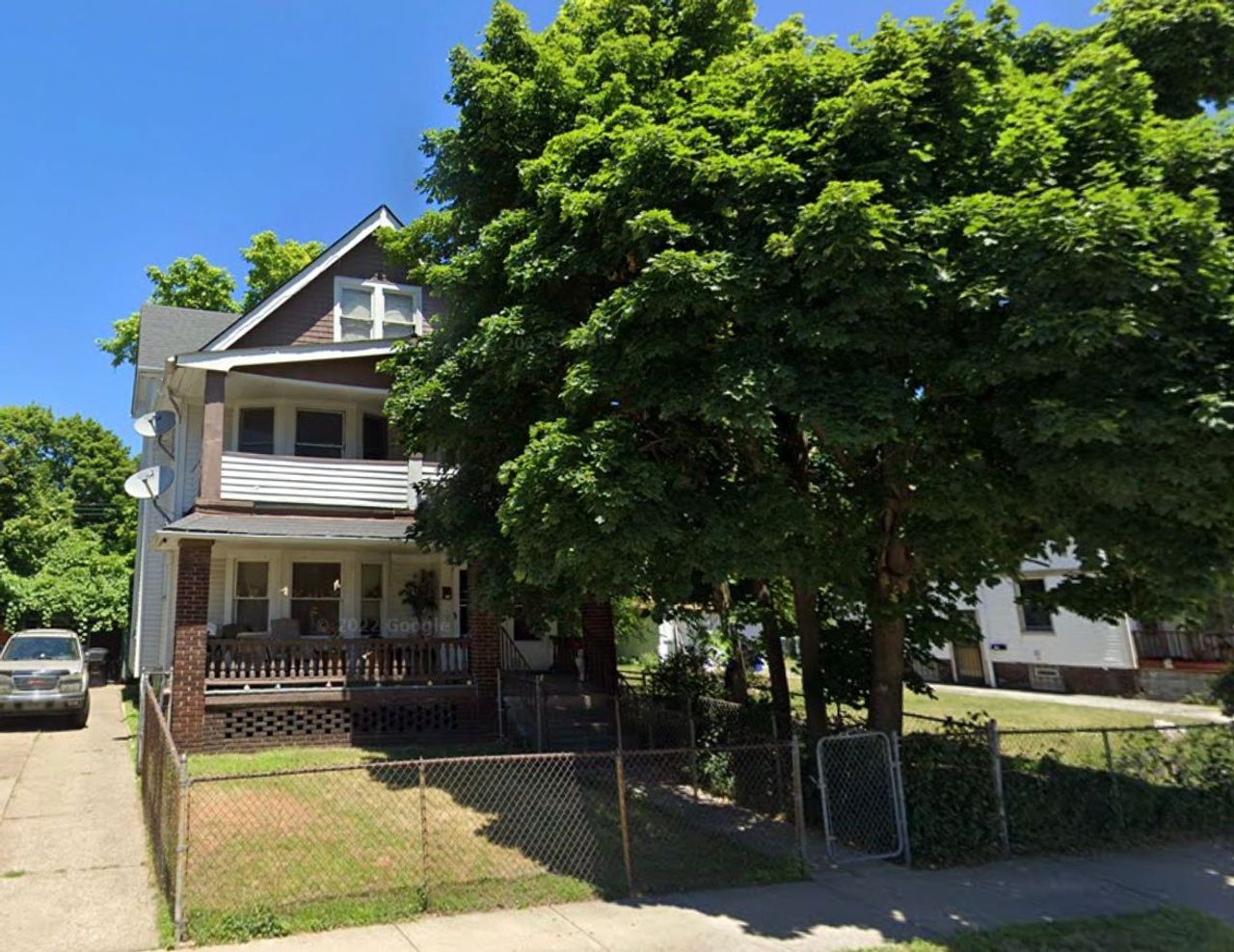 listing, photo 1