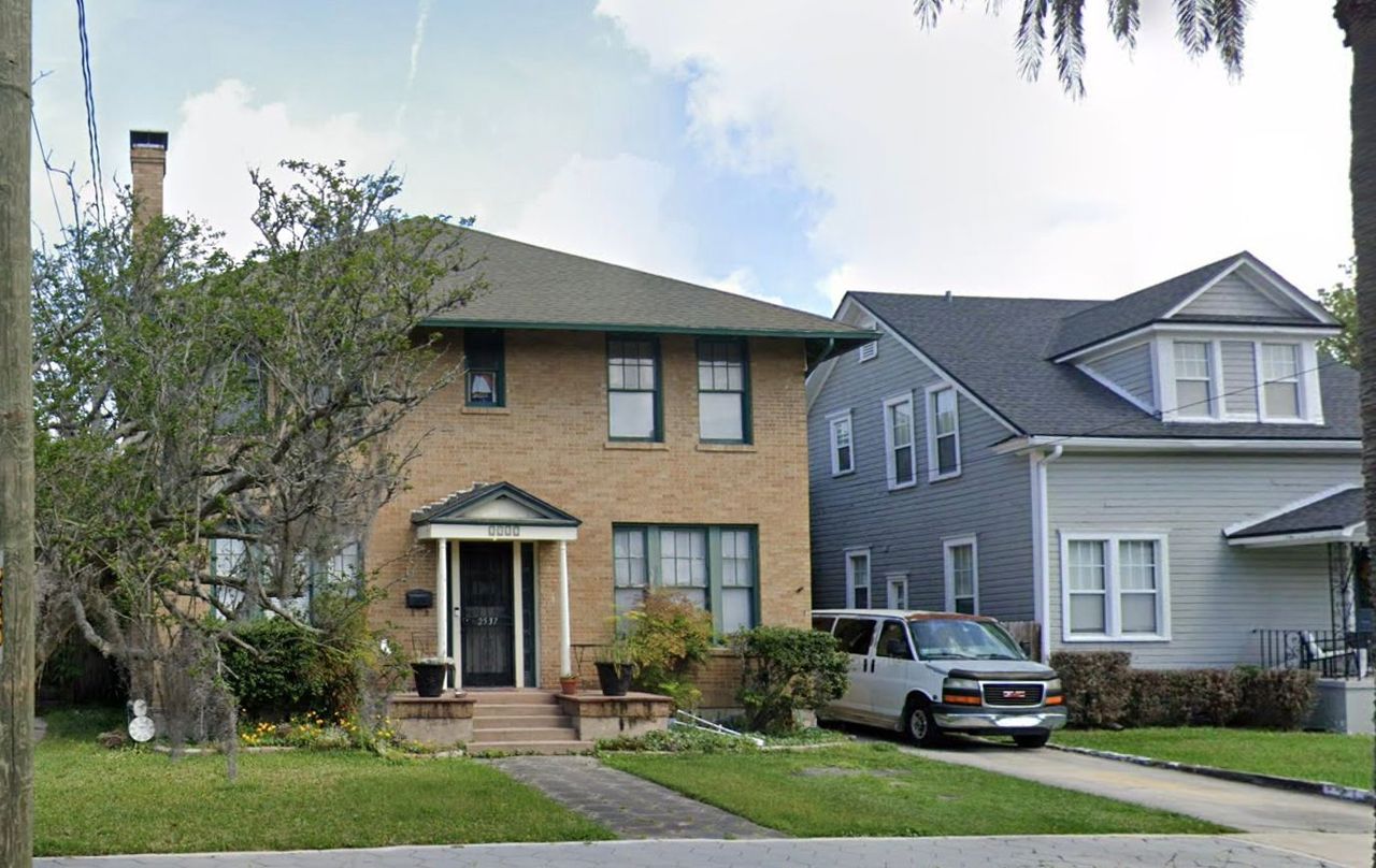 listing, photo 1