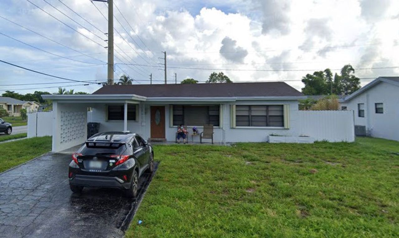 listing, photo 1