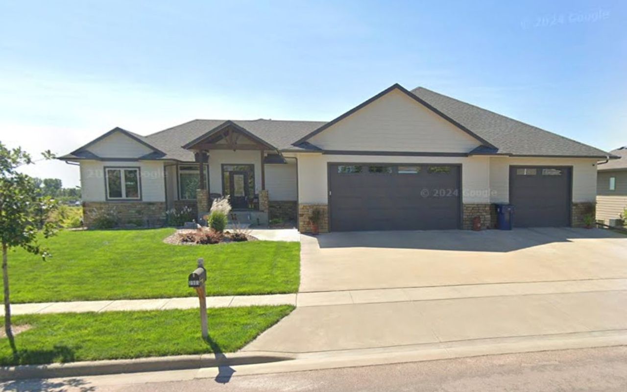 listing, photo 1