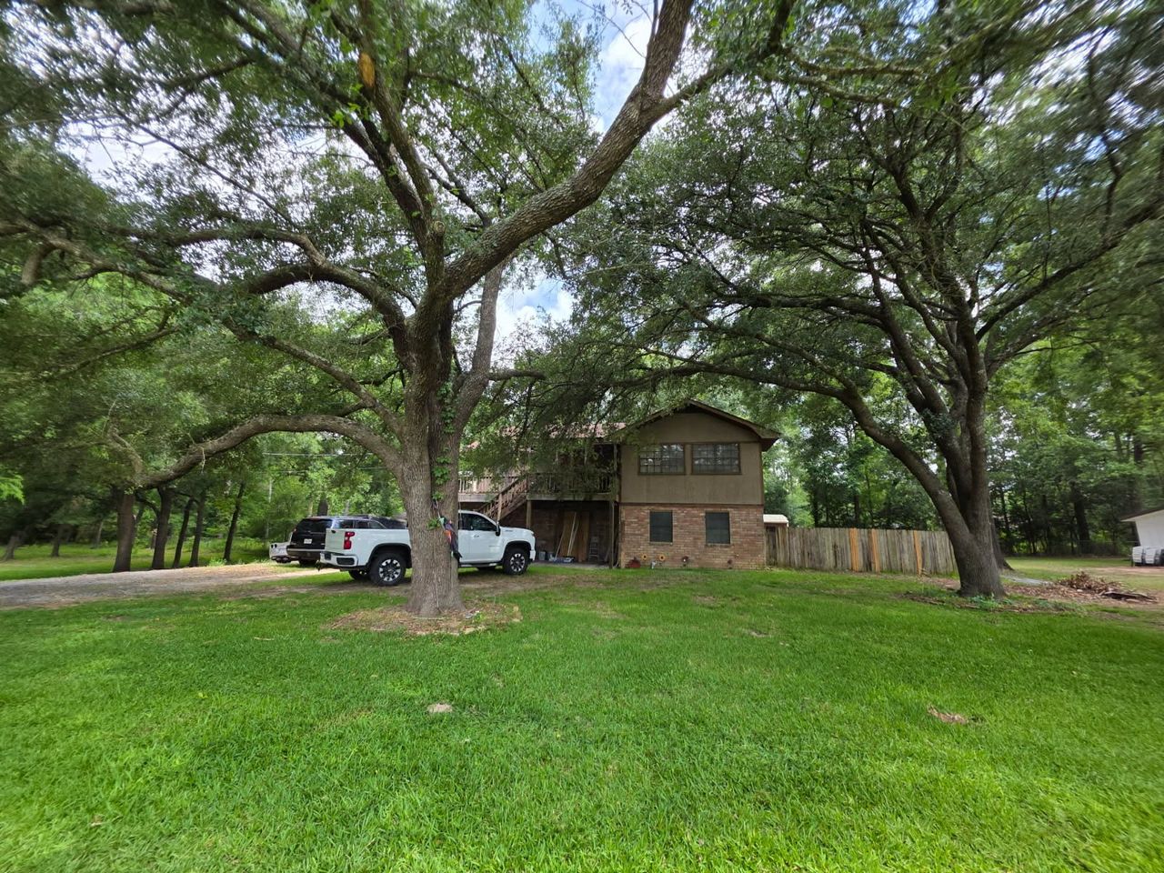 listing, photo 1
