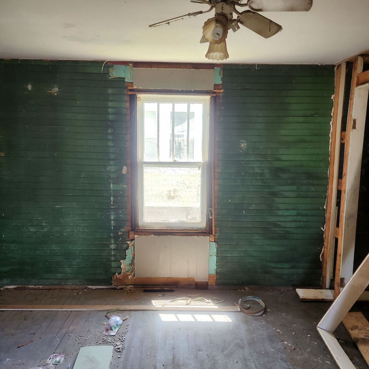 listing, photo 1