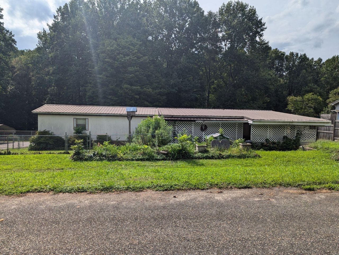 listing, photo 1